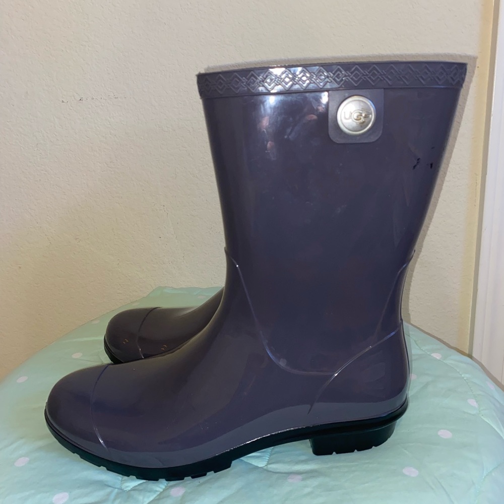 UGG Gray Lavender Shaye Nightfall Black Sole Tall Glossy Rain boots size 9